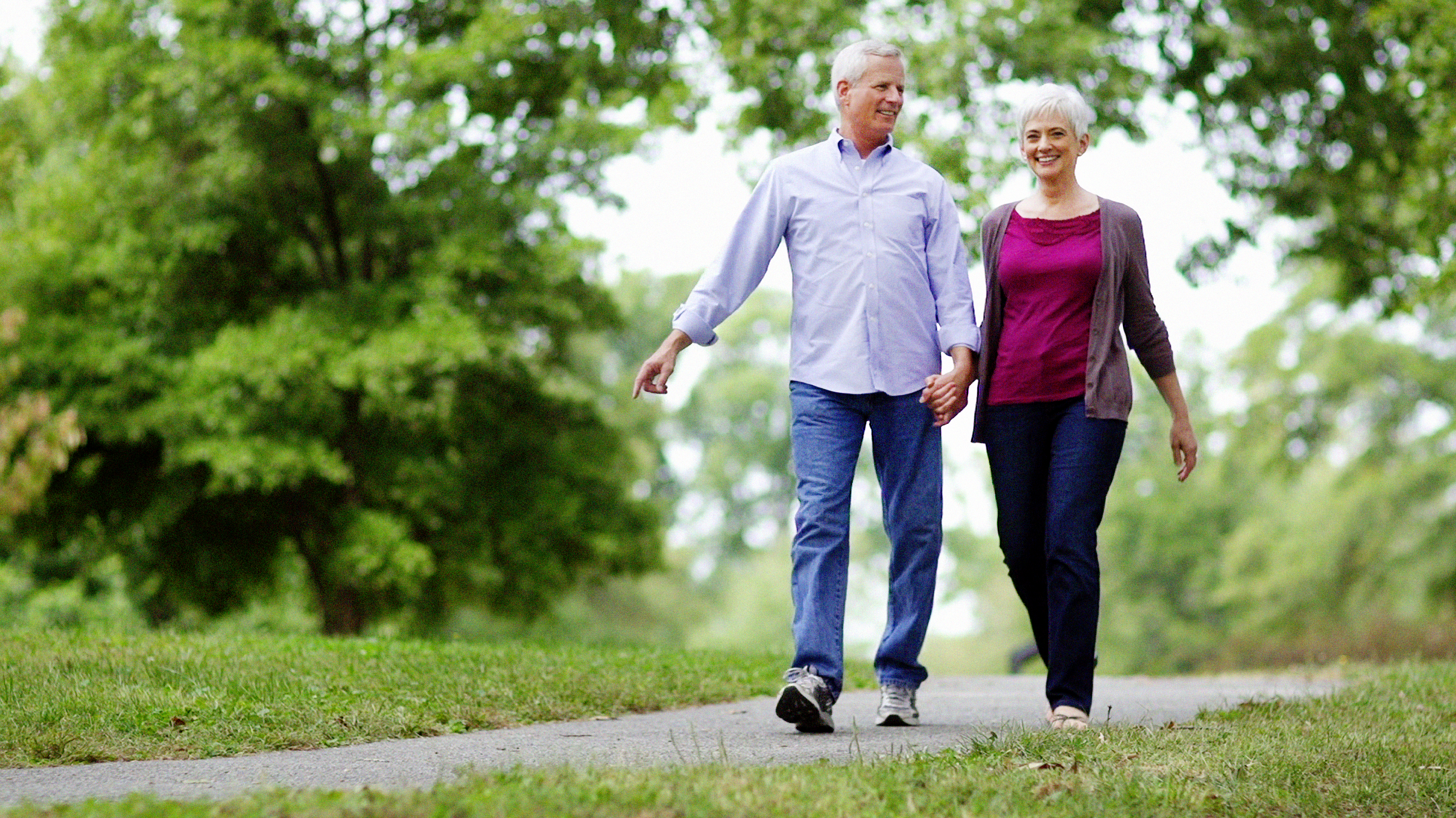 Looking for the best spring activities for seniors in New England? From scenic walks to gardening and birdwatching, this guide shares expert tips on how seniors can stay active and safe while enjoying the season!